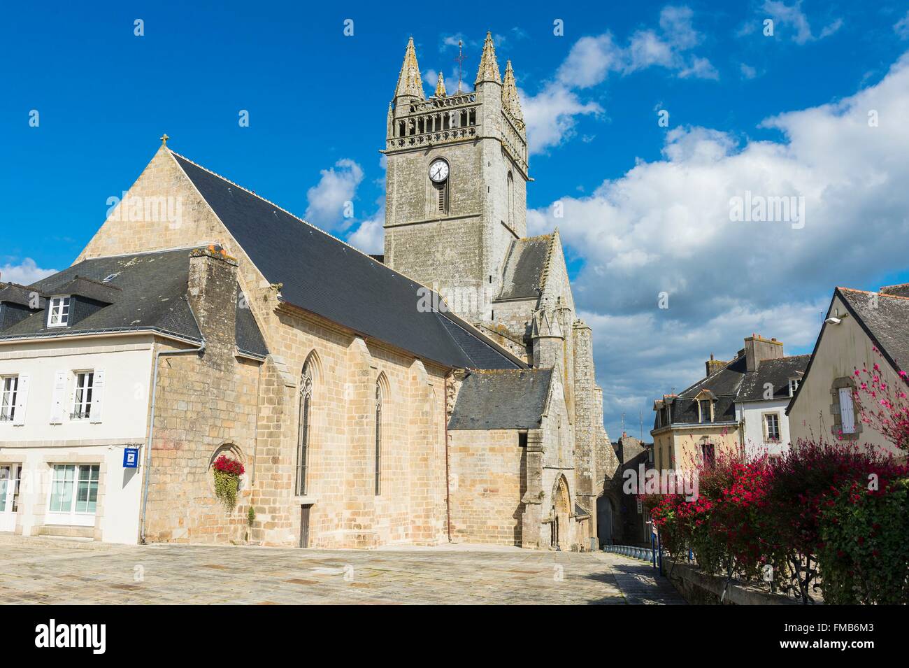 La France, Finistère, Quimperlé, Eglise Notre Dame de l'Assomption ou l'église Saint Michel Banque D'Images