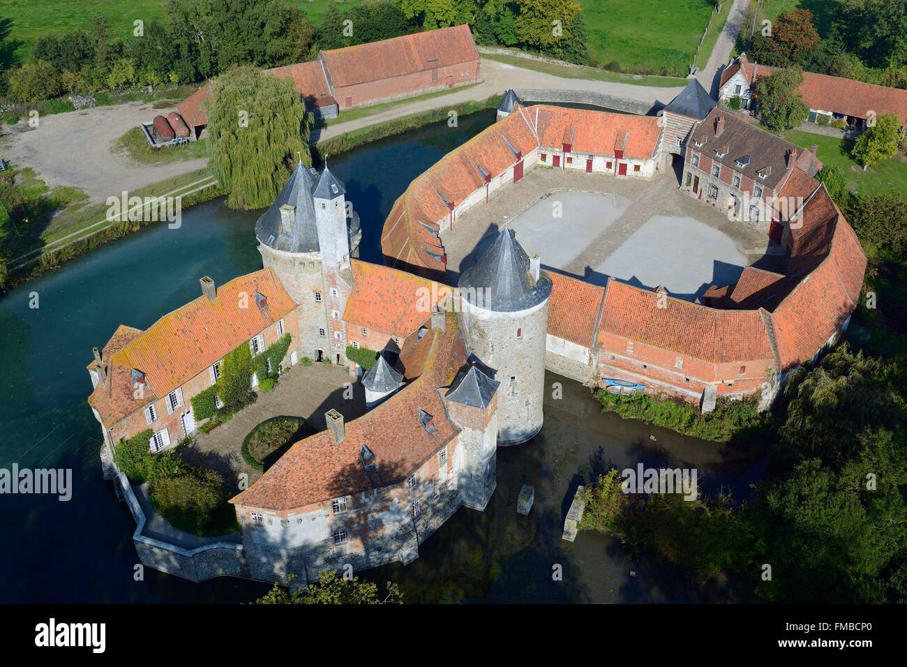 La France, Pas de Calais, Fresnicourt le Dolmen, l'Olhain Château (vue aérienne) Banque D'Images