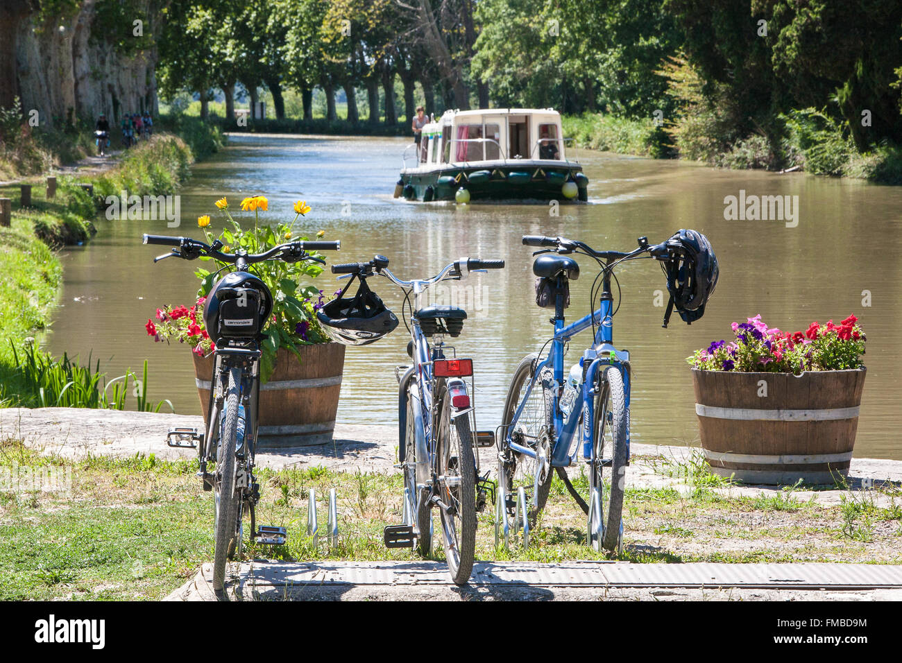 Canal du Midi,vélo,bateaux,croisière,Carcassonne,Aude,France,France,Europe, Banque D'Images