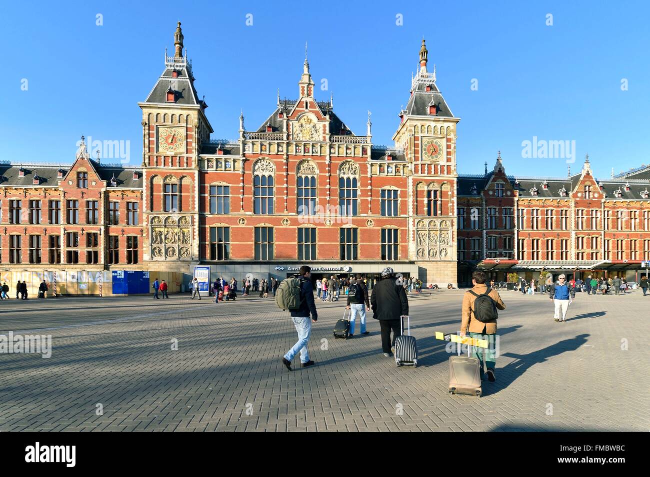 Pays-bas, le nord de la Hollande, Amsterdam, Amsterdam Centraal Station, central railway station Banque D'Images