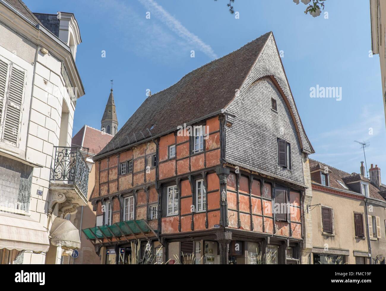 La France, l'Indre, La Châtre, 15ème siècle maison de bois, place Laisnel de la salle. George Sand, dans son livre André, rend la Banque D'Images