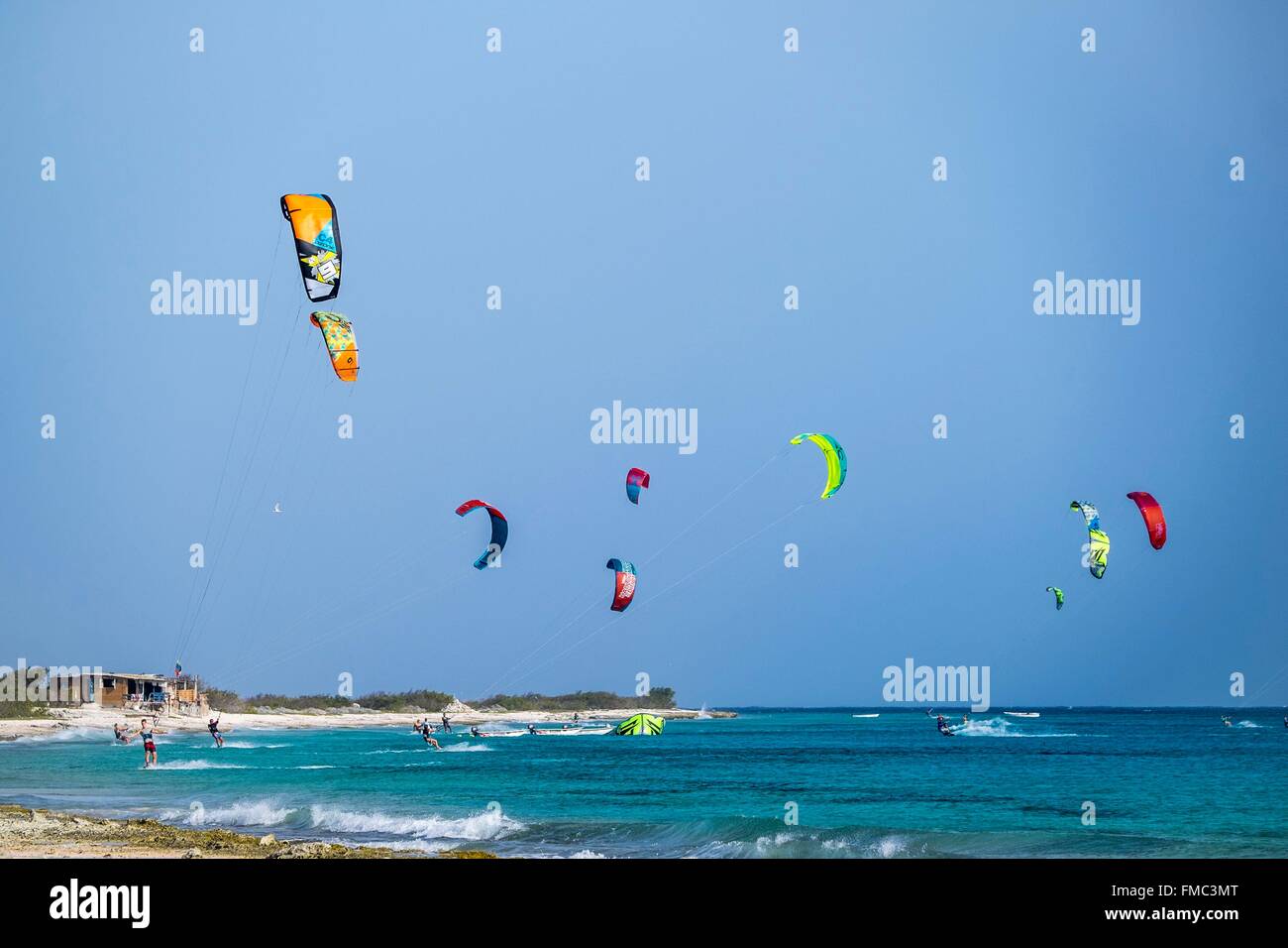 Antilles néerlandaises, Bonaire Island, le kitesurf sur le sud-ouest de l'île Banque D'Images