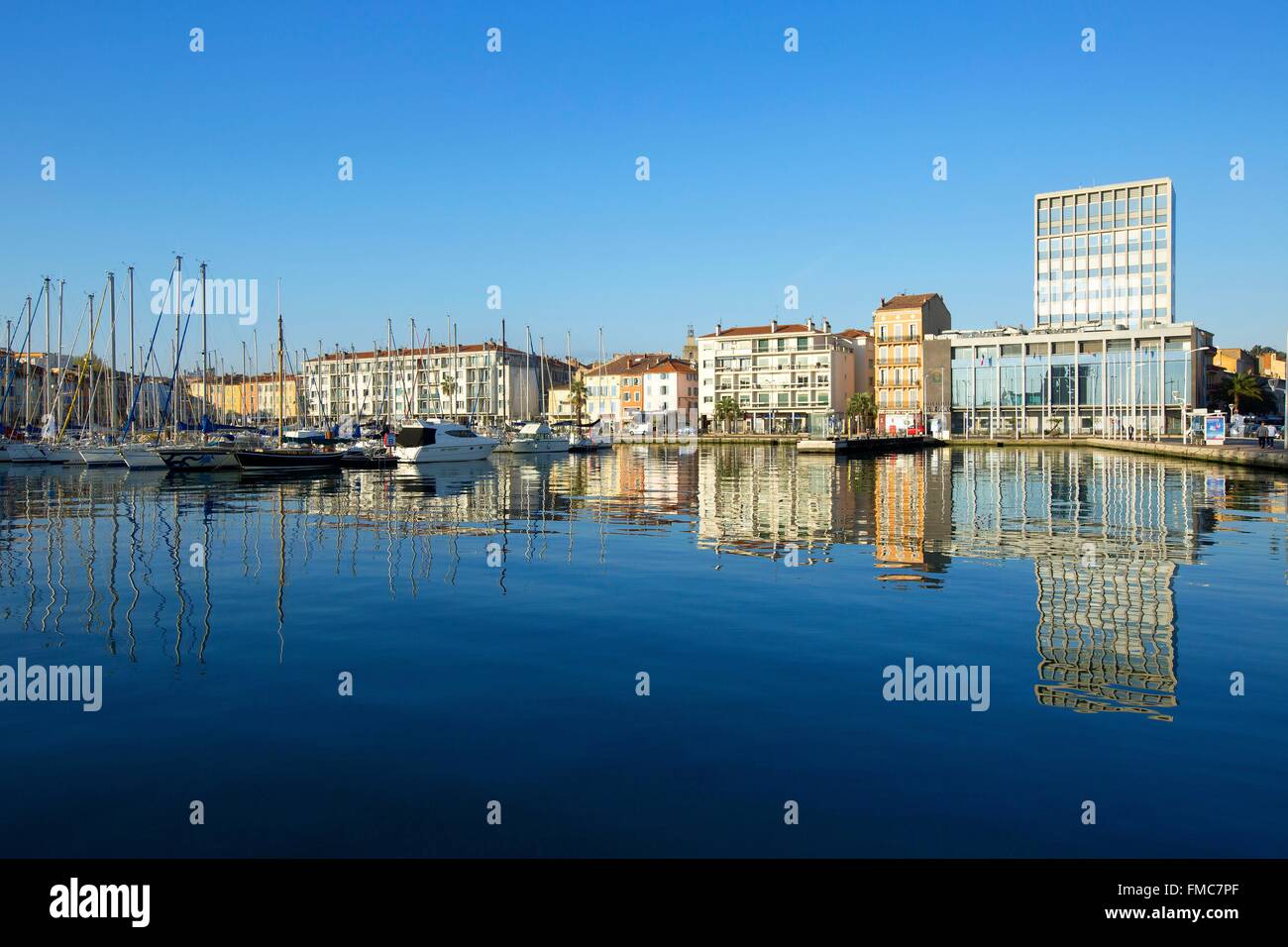 La France, Var, La Seyne sur Mer, le port Banque D'Images