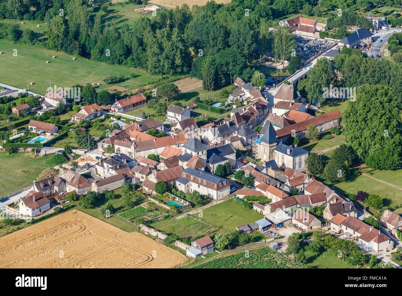 France, Dordogne, Coulaures, le village (vue aérienne) Banque D'Images