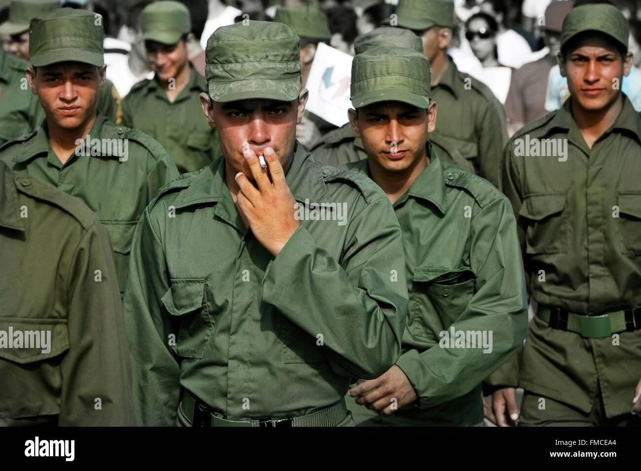 De Cuba, Villa Clara, Santa Clara, groupe militaire cubaine en uniforme vert Photo Stock Alamy
