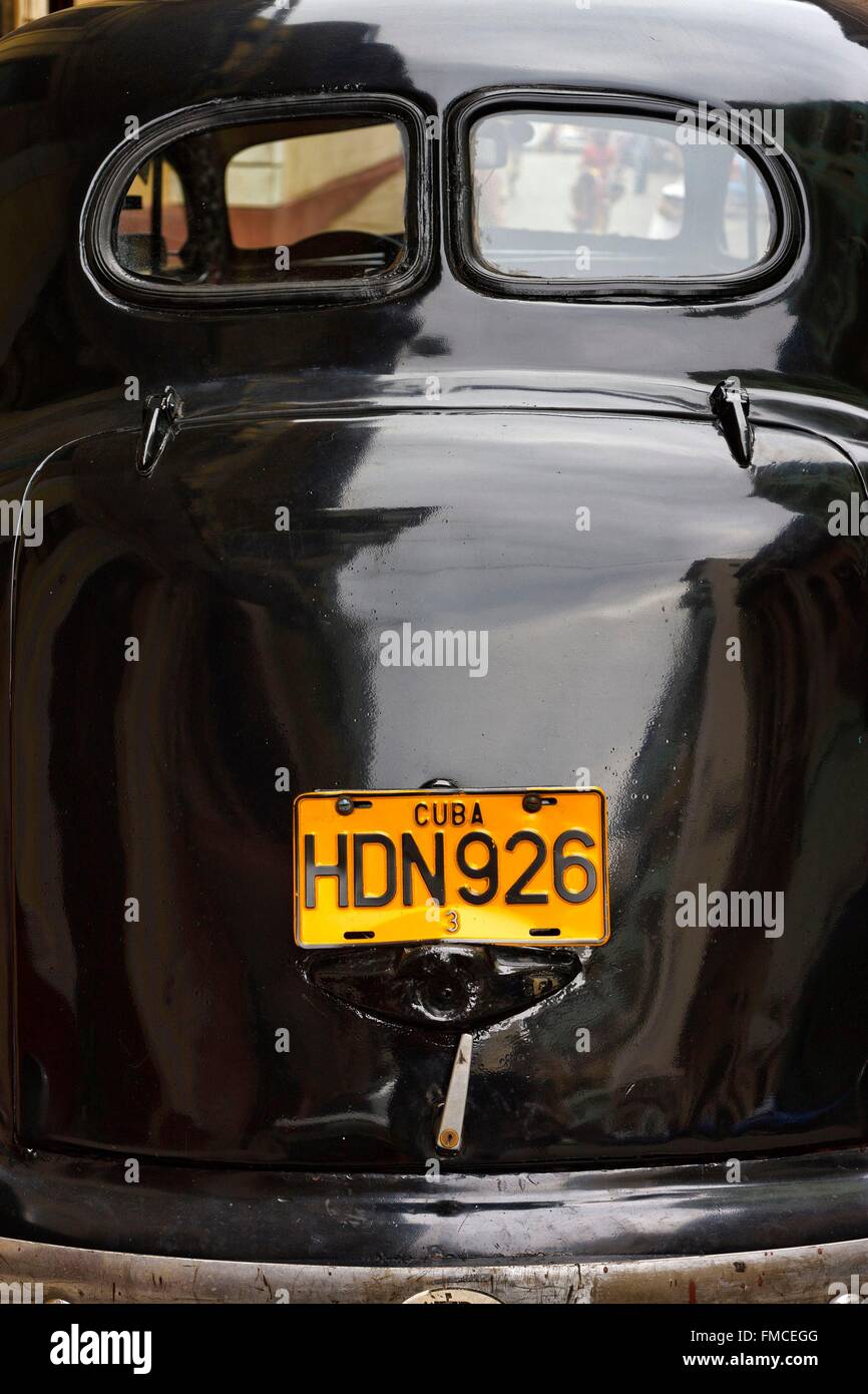 Cuba, La Havane, un coffre-fort derrière une voiture noire Banque D'Images