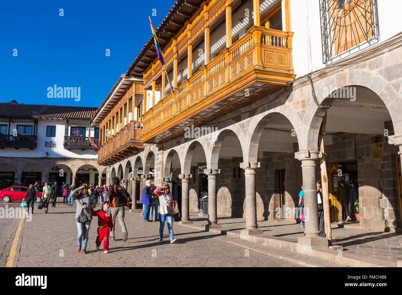 Pérou, Cusco, Cusco, province inscrite au Patrimoine Mondial de l'UNESCO, Plaza de Armas et de l'architecture coloniale des arcades Banque D'Images
