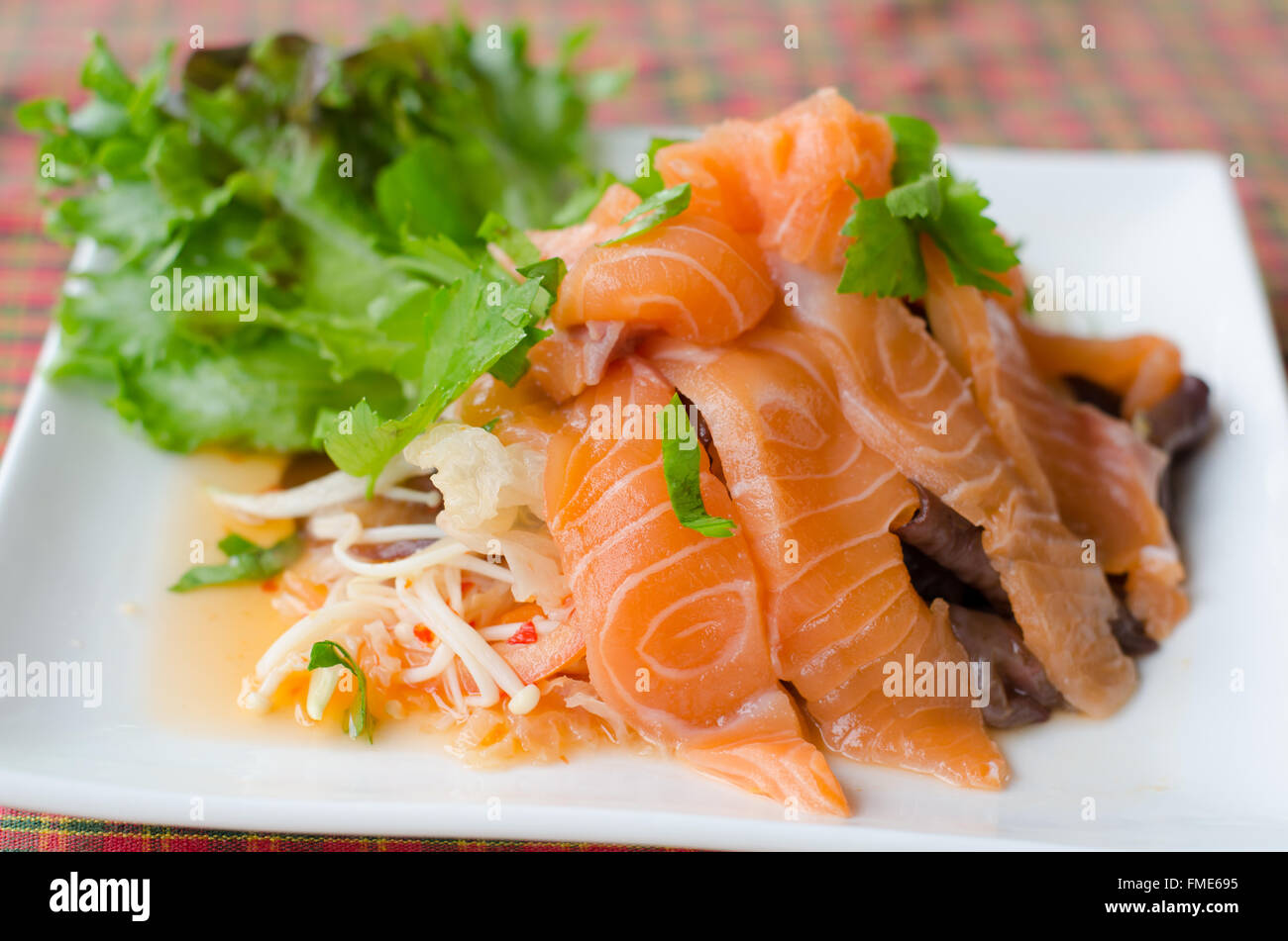 Salade de saumon épicé Banque D'Images