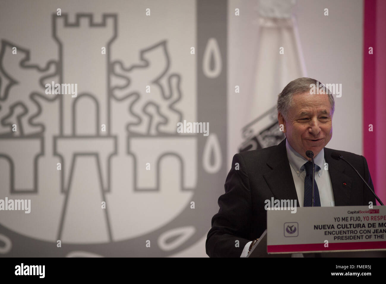 La ville de Mexico, Mexique. Mar 11, 2016. Le président de la Fédération internationale de l'automobile Jean Todt prononce un discours lors de l'événement 'nouvelle culture de la mobilité" dans la ville de Mexico, capitale du Mexique, le 11 mars 2016. © Pedro Mera/Xinhua/Alamy Live News Banque D'Images