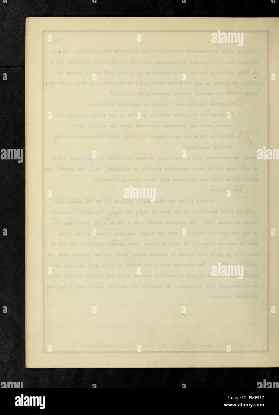 Cette étude de 1920 explore les gisements de silice trouvés dans le sud de l'Illinois, fournissant une analyse détaillée de leur composition et de leur signification géologique. Banque D'Images