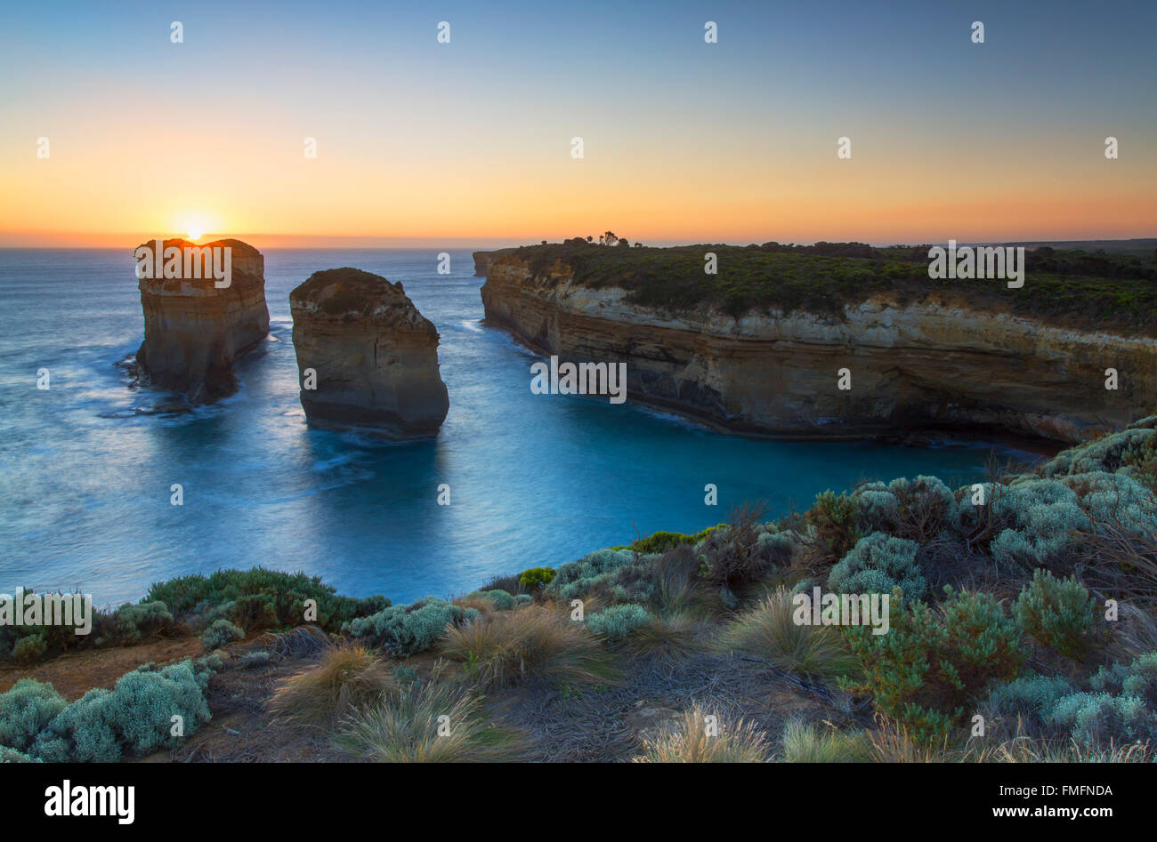 Loch Ard Gorge au coucher du soleil, Port Campbell National Park, Great Ocean Road, Victoria, Australie Banque D'Images