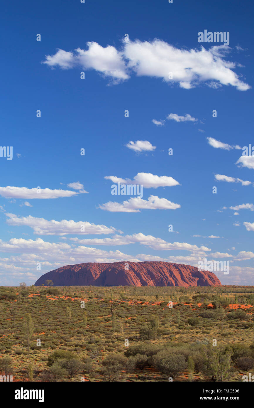 Uluru (Site du patrimoine mondial de l'UNESCO), Parc National d'Uluru-Kata Tjuta, Territoire du Nord, Australie Banque D'Images