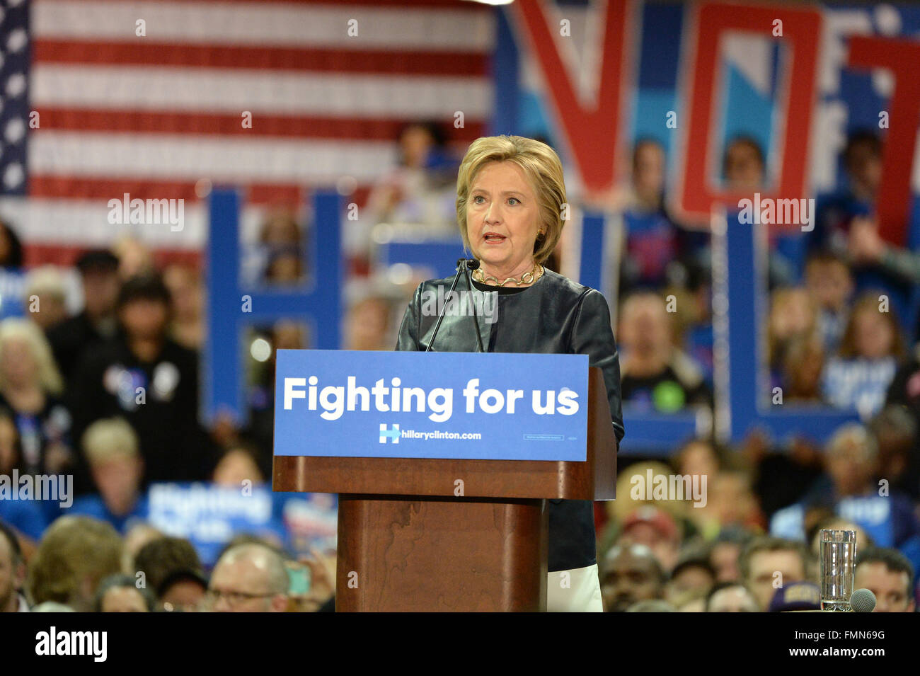 Saint Louis, MO, USA. 12 mars, 2016. Le candidat démocrate et ancien secrétaire d'Etat américaine Hillary Clinton à Nelson-Mulligan campagnes Centre de formation des charpentiers à St Louis. Crédit : Gino's Premium Images/Alamy Live News Banque D'Images