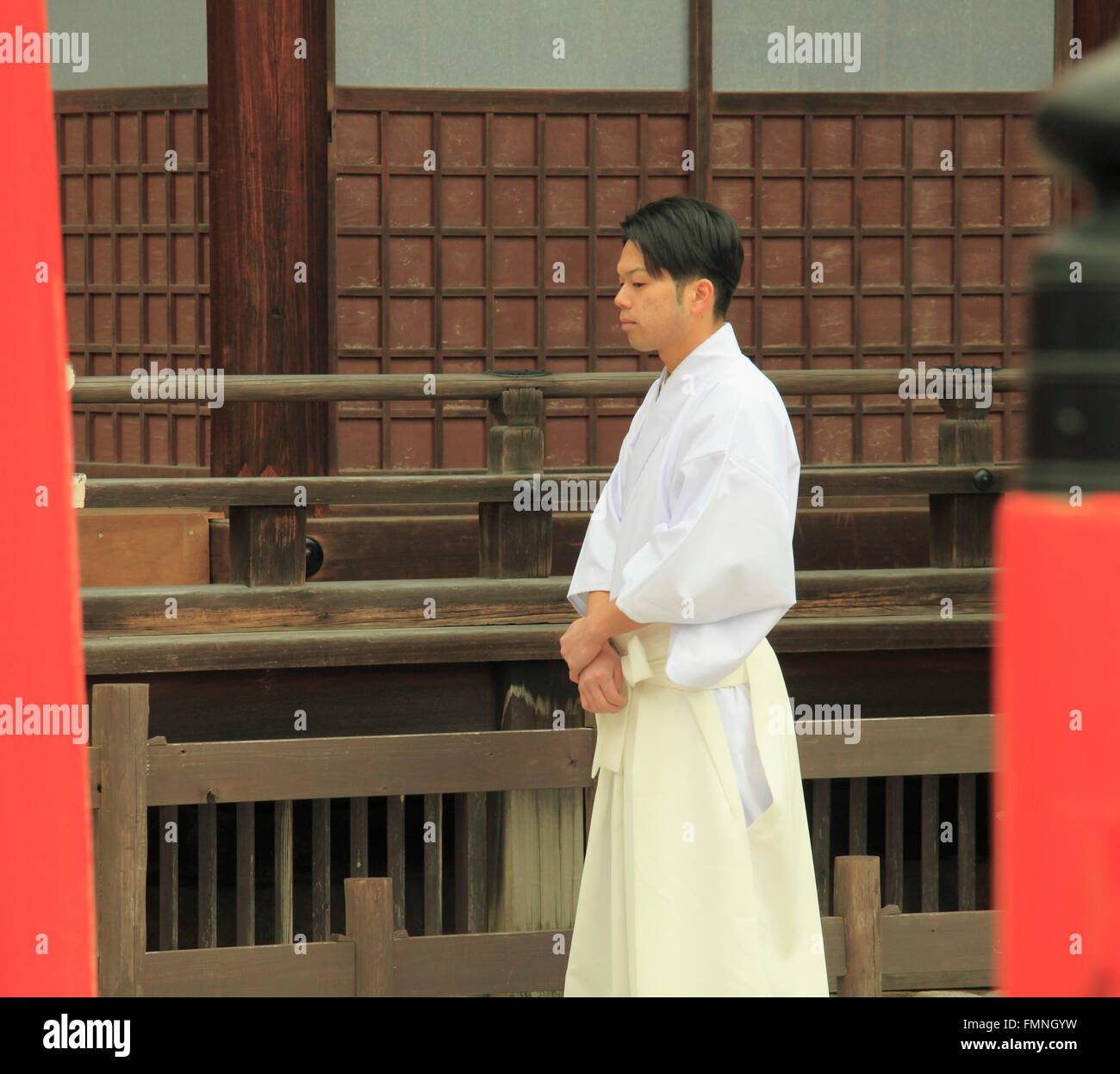 Le Japon, Kyoto, sanctuaire Shimogamo-jinja, Setsubun Festival, prêtre shinto, Banque D'Images