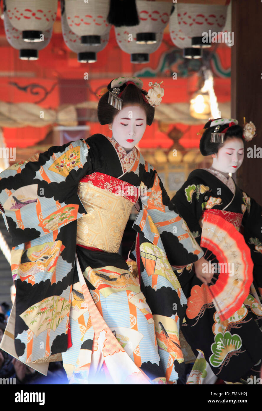 Japon ; ; Kyoto Yasaka, Setsubun Festival, maiko, danse, danseurs, Banque D'Images