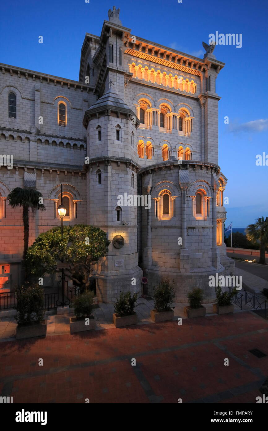 Notre-Dame-Immaculée néo-roman au crépuscule, Monaco Banque D'Images