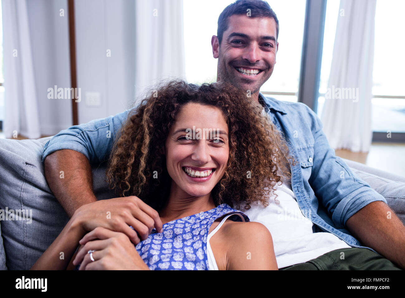 Portrait of happy couple smiling Banque D'Images