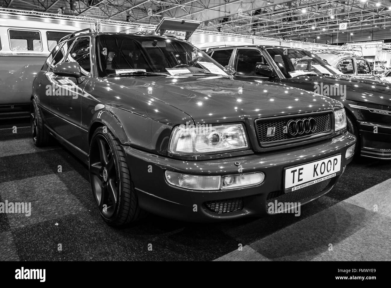 Voiture de direction compacte Audi RS 2 avant, 1989. Noir et blanc. Banque D'Images