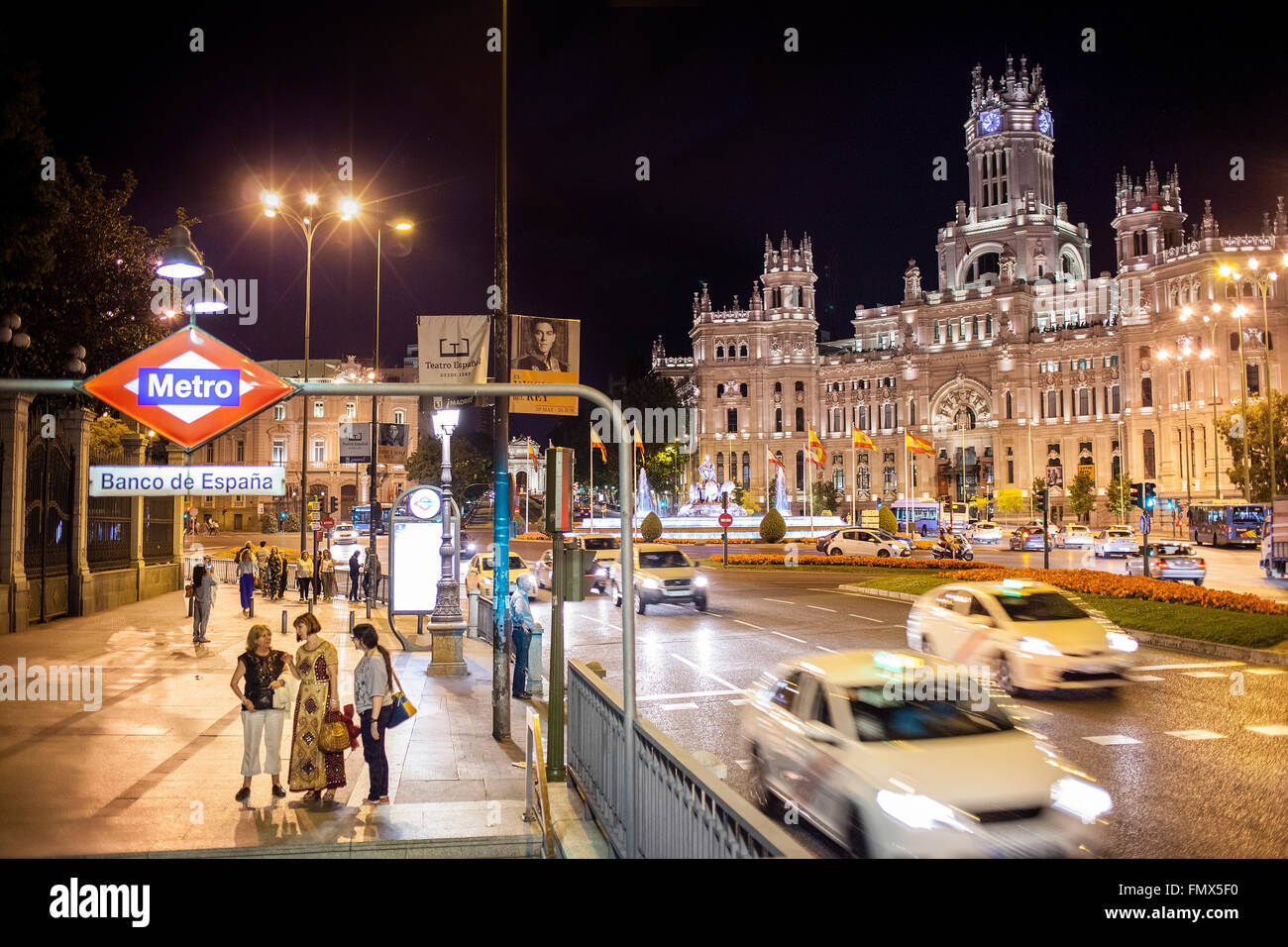 La Plaza Cibeles, le palais de Cibeles en arrière-plan. Madrid, Espagne Banque D'Images