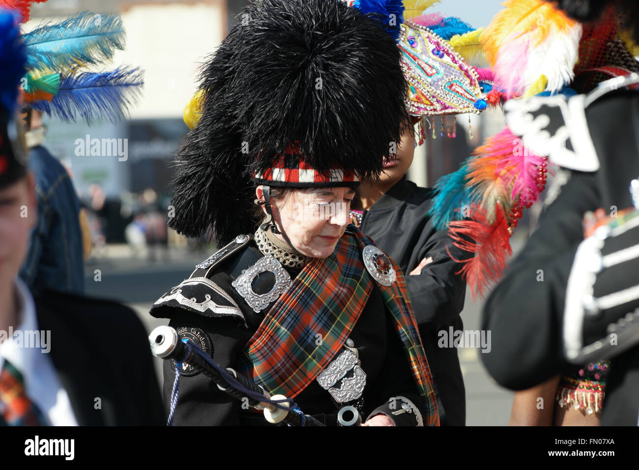 Birmingham, UK. 13 mars, 2016. St Patricks Day célébrations le dimanche avant le jour j. Parade à travers le centre-ville de Birmingham 13 mars 2016. Birmingham ENgland Crédit : Terry Mason / Alamy Live News Banque D'Images