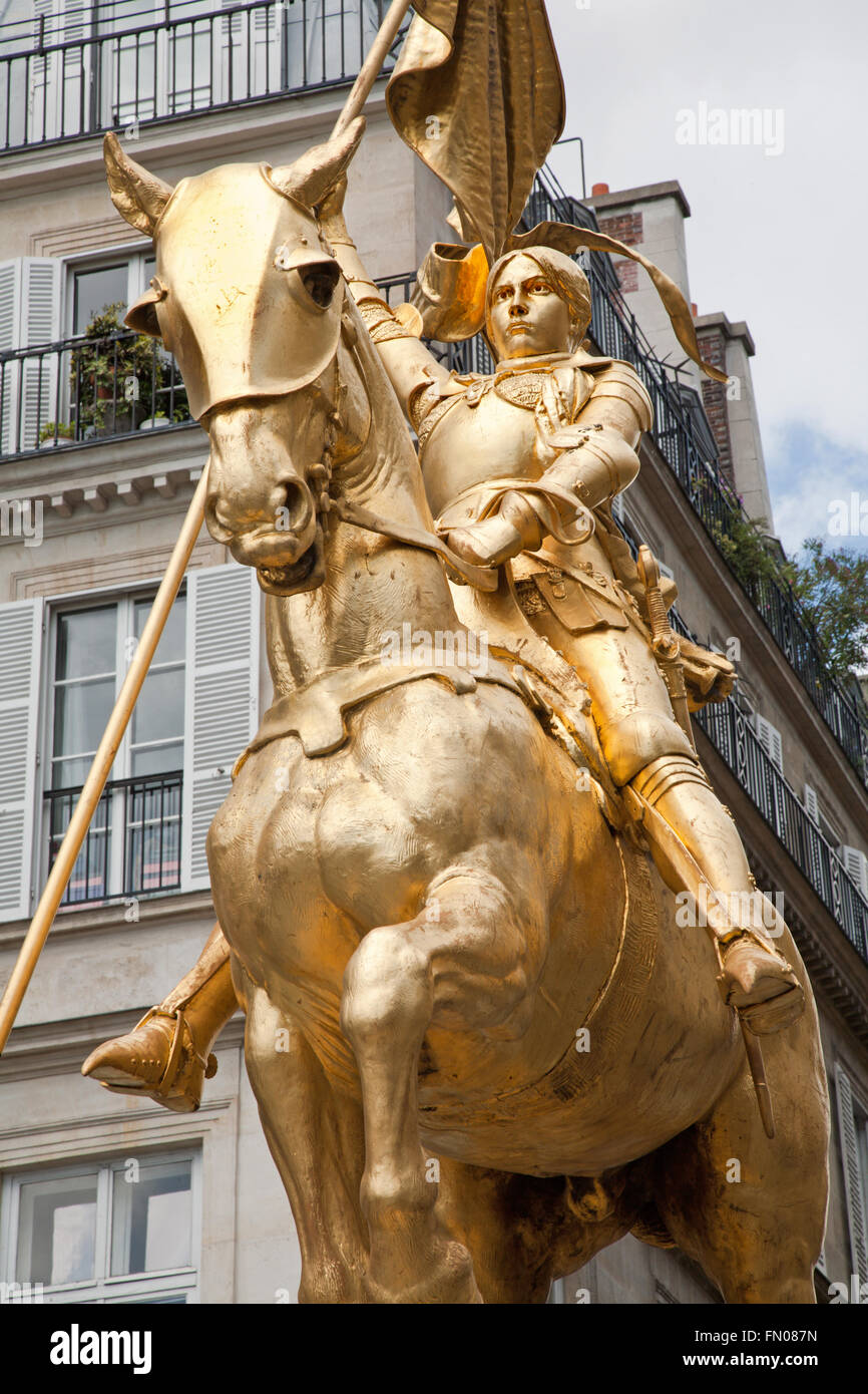 Paris - statue de Jeanne d'Arc par Emmanuel Fremiet d'année 1874 Banque D'Images