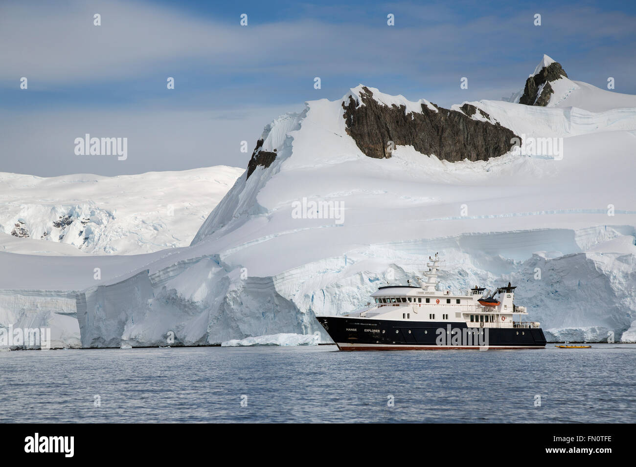 L'antarctique, péninsule antarctique, Wilhelmina Bay, navire d'expédition Hanse Explorer Banque D'Images