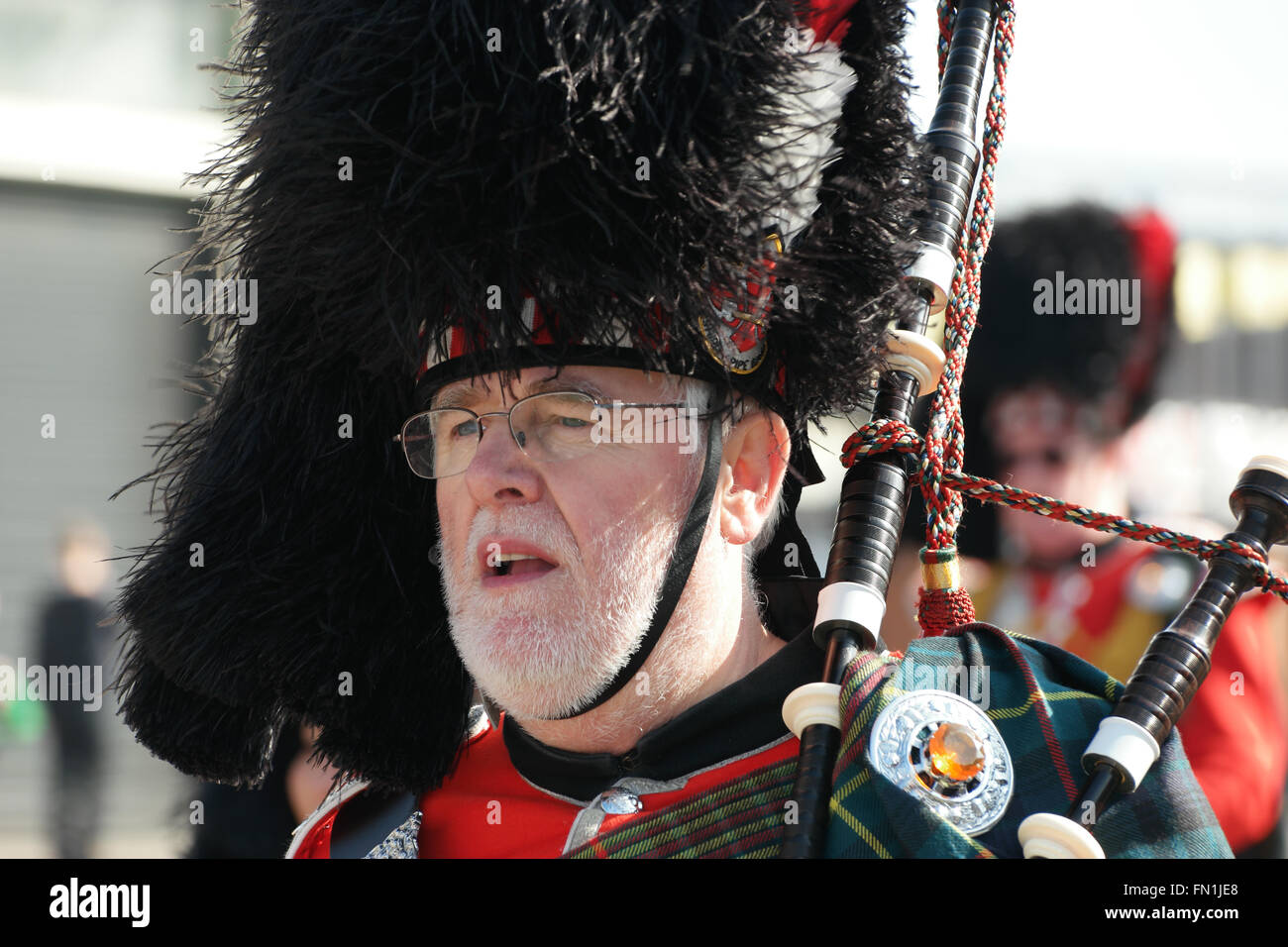 St Patricks Day célébrations le dimanche avant le jour j. Parade à travers le centre-ville de Birmingham 13 mars 2016. Birmingham ENgland Crédit : Terry Mason / Alamy Live News Banque D'Images