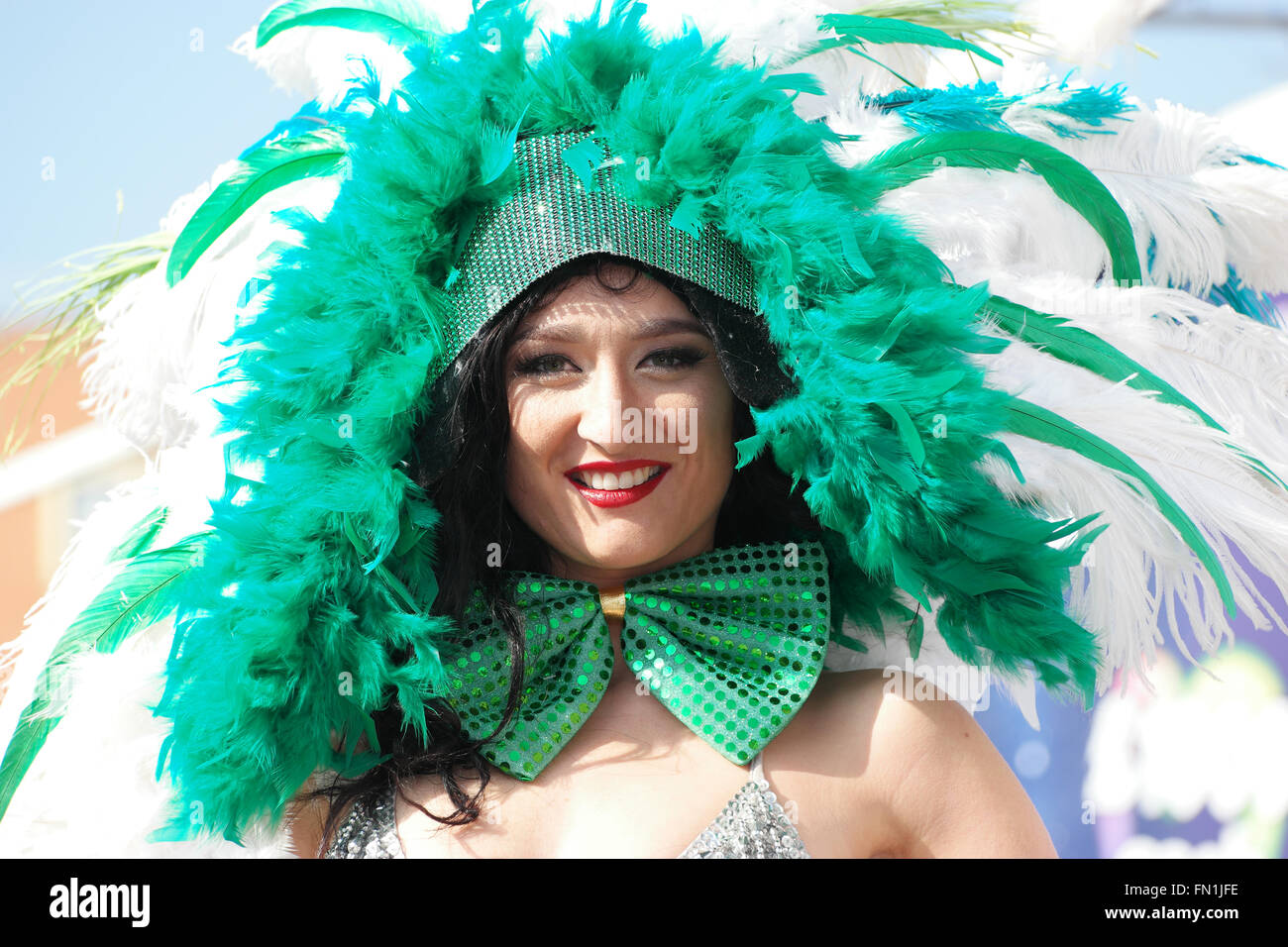 St Patricks Day célébrations le dimanche avant le jour j. Parade à travers le centre-ville de Birmingham 13 mars 2016. Birmingham ENgland Crédit : Terry Mason / Alamy Live News Banque D'Images