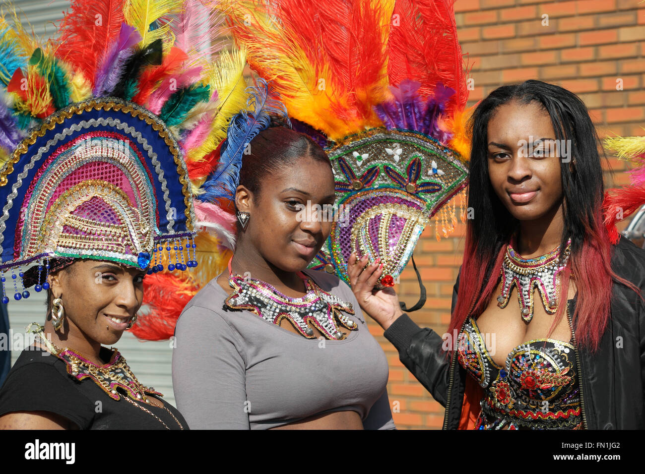 St Patricks Day célébrations le dimanche avant le jour j. Parade à travers le centre-ville de Birmingham 13 mars 2016. Birmingham ENgland Crédit : Terry Mason / Alamy Live News Banque D'Images