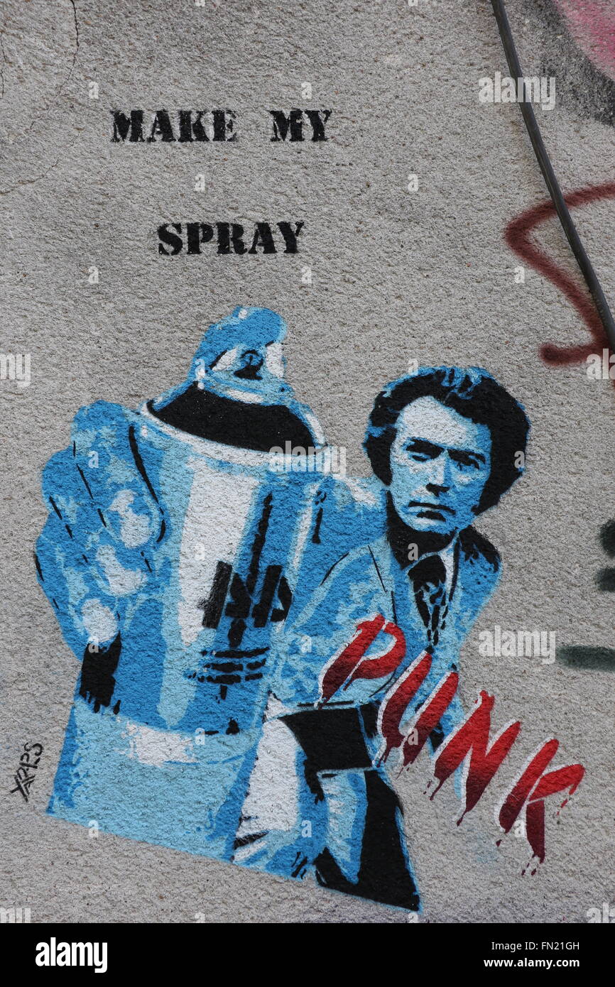 Street Art à Paris représentant Clint Eastwood avec un spray Banque D'Images