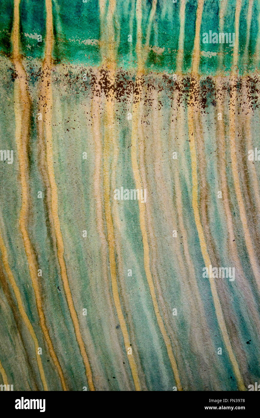 Des modèles d'érosion sur les coques de bateaux disponibles, Antigua Slipway, English Harbour, Antigua Banque D'Images