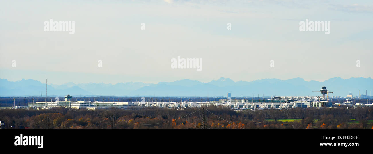 L'aéroport de Munich, le MUC, vue de Freising, Alpes, montagne, Föhn, fön, le vent, l'atmosphère claire, sommaire, Terminal 1, 2, satellite, Banque D'Images