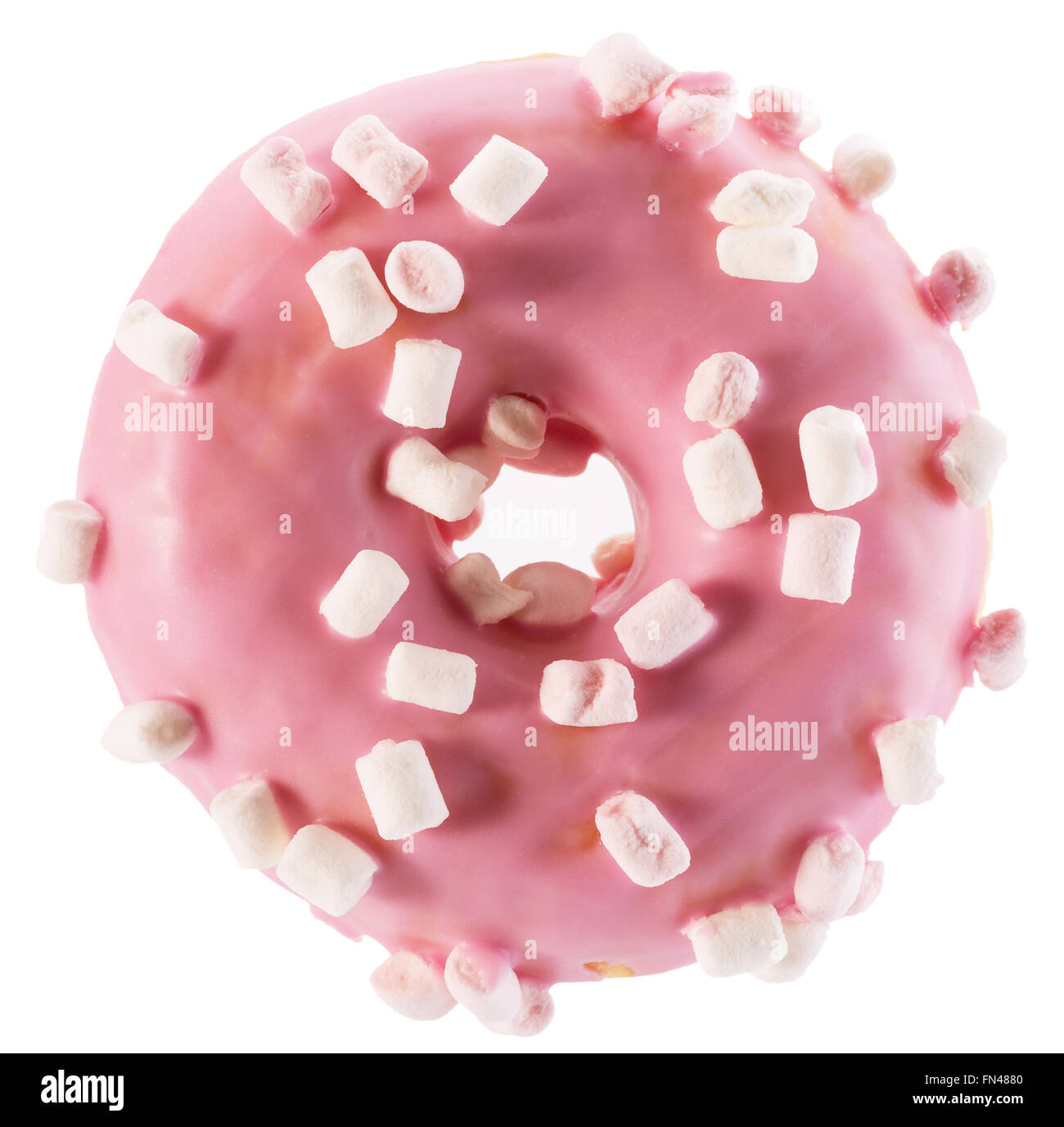 Beignet glacé rose guimauve avec isolé sur fond blanc. Banque D'Images