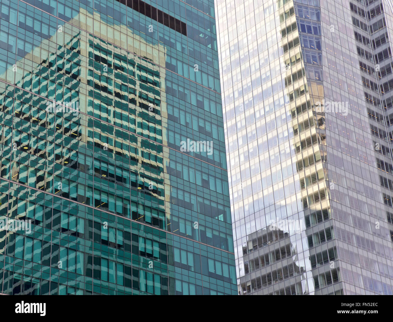 Les bâtiments en verre dans la ville de New York, USA Banque D'Images