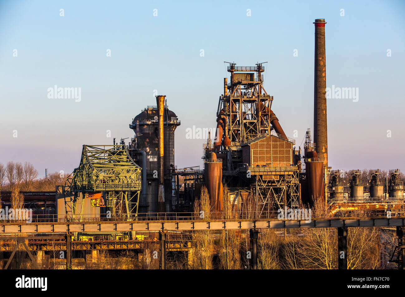 Le parc paysager Duisburg Nord, un ancien Steel works, aujourd'hui un site du patrimoine industriel, Duisburg, Allemagne, les hauts fourneaux Banque D'Images