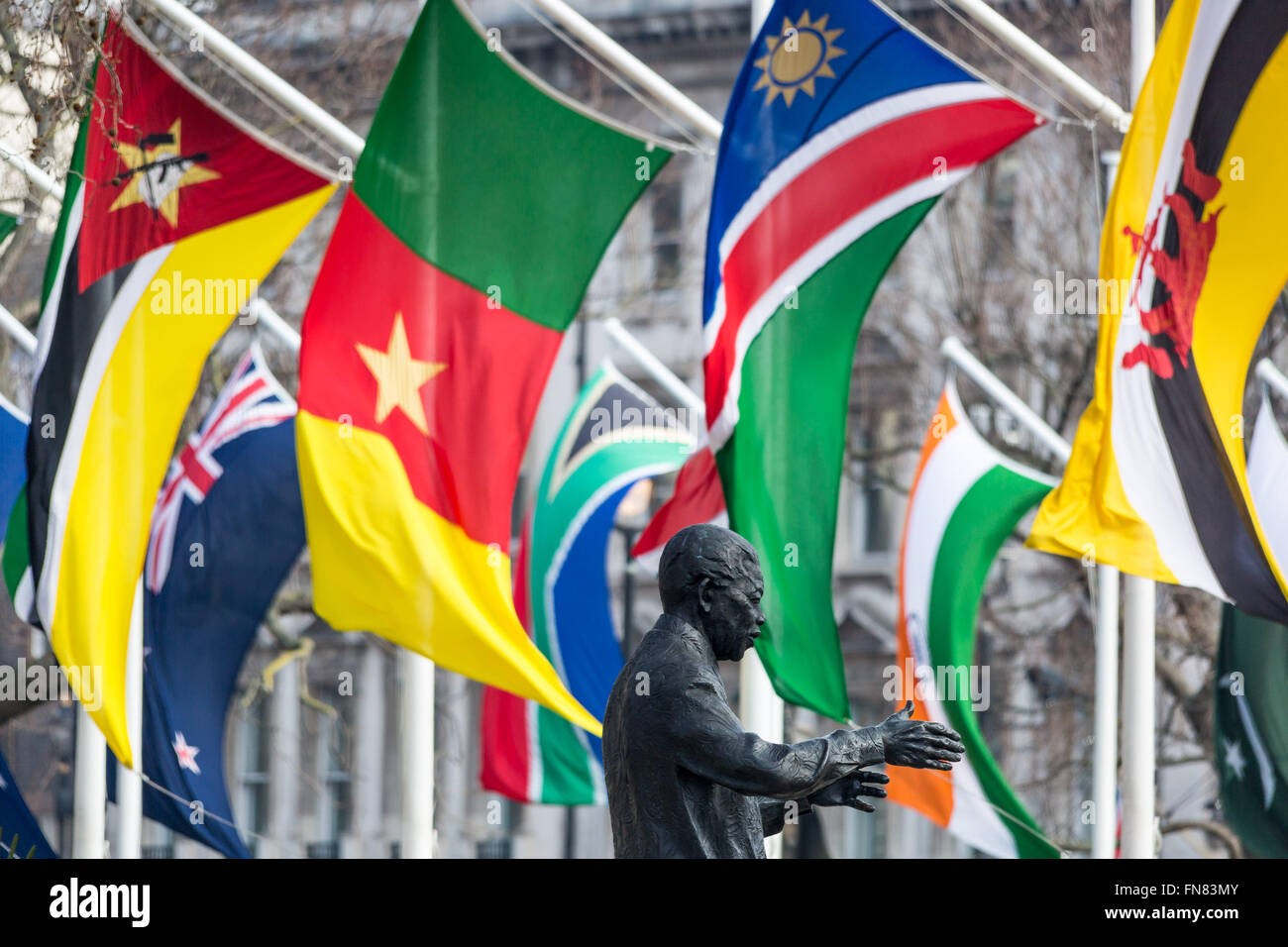 Londres, Royaume-Uni. 14 mars, 2016. Je vois des drapeaux à la place du Parlement pour célébrer le Jour du Commonwealth 2016 sous le thème "Une communauté inclusive' Crédit : Guy Josse/Alamy Live News Banque D'Images