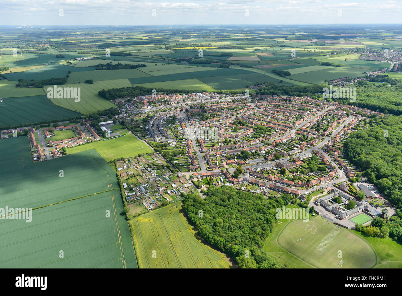 Une vue aérienne du centre village d'Langold et alentours Banque D'Images