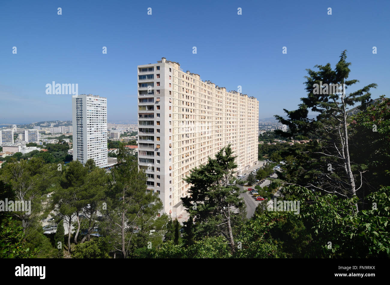 Les tours d'immeuble ou tour bloc dans le district de Redon la banlieue est de Marseille ou Marseille France Banque D'Images
