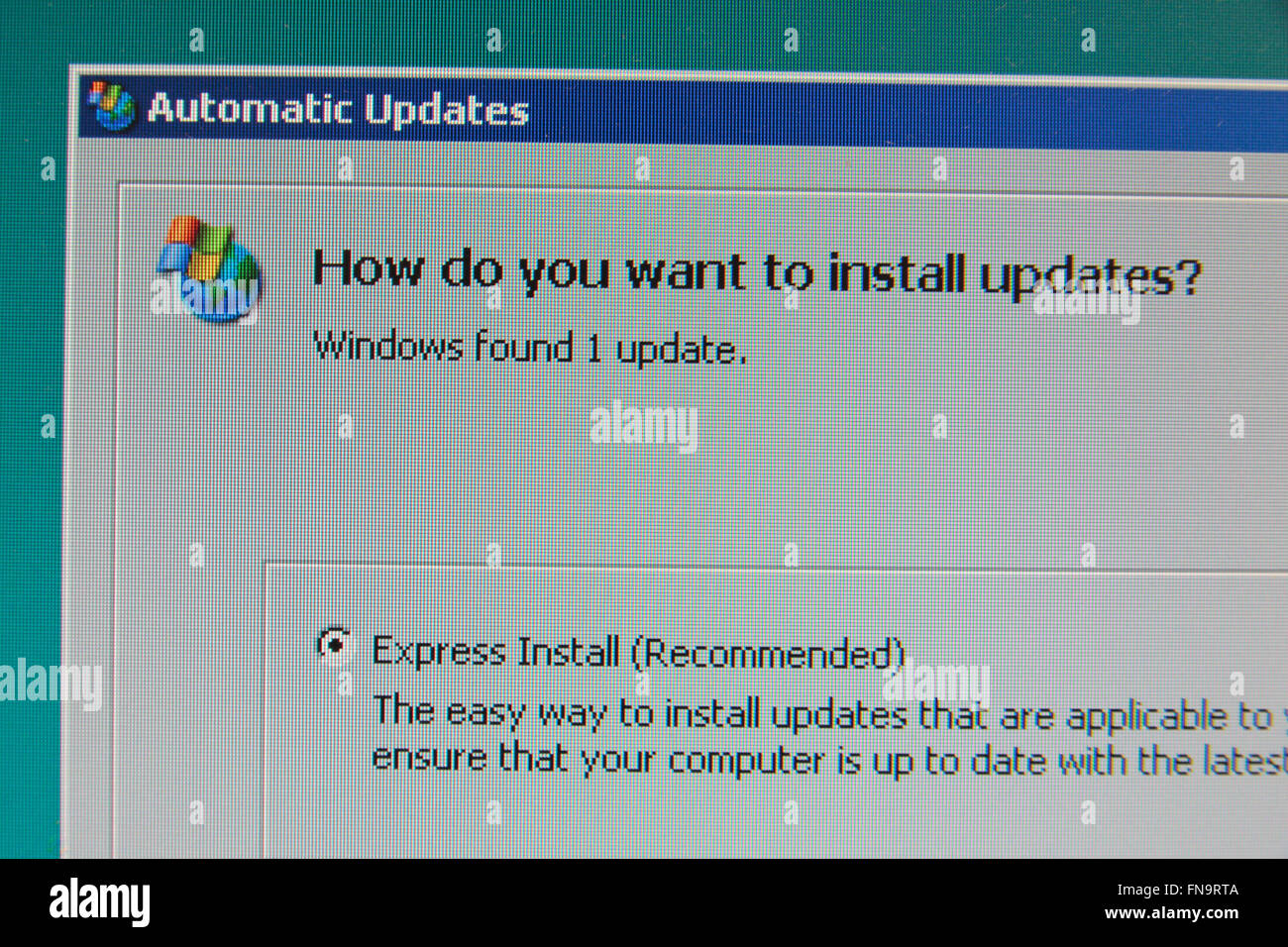 Les mises à jour automatiques "standard" de pop up sur un ordinateur Windows XP. Banque D'Images