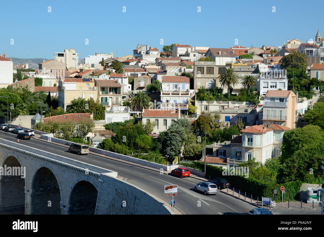 Villas et maisons au-dessus de l'anse de la fausse monnaie et la Corniche Kennedy Coast Road Marseille France Banque D'Images