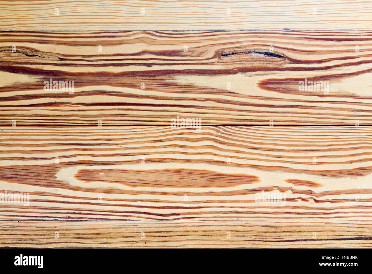 Fond isolé avec table en bois de mélèze Banque D'Images