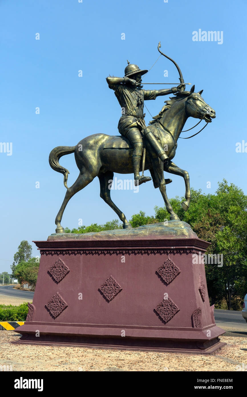 Monument équestre sur la Route Nationale 7, l'archer à cheval, statue de bronze, Chrum Ponhea Kraek Kandaol, District, Cambodge Banque D'Images