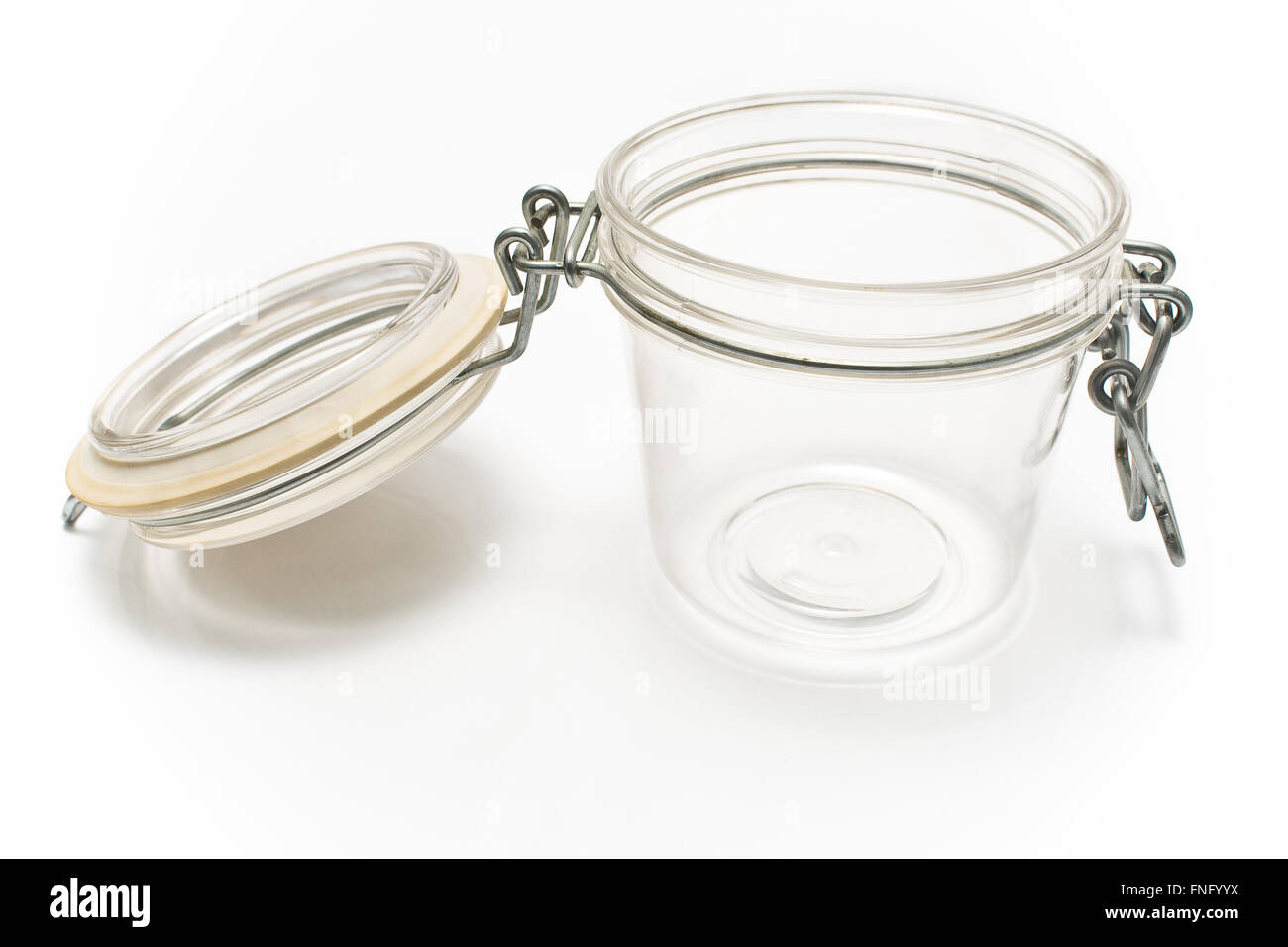 Bocal verre isolated on white Banque D'Images