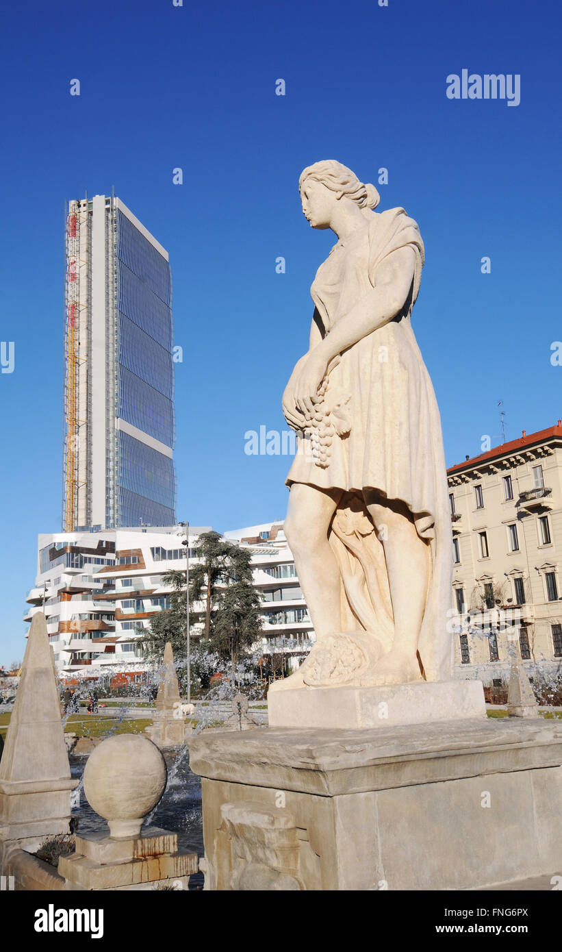 EUROPE , ITALIE , LOMBARDIE , MILAN , ville , VIE Giulio Cesare SQUARE , FONTAINE DES QUATRE SAISONS , Arata Isozaki TOWER Banque D'Images