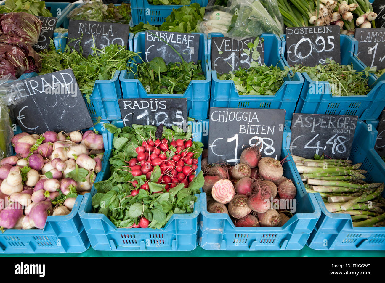 Les fruits et légumes bio sur le marché Banque D'Images