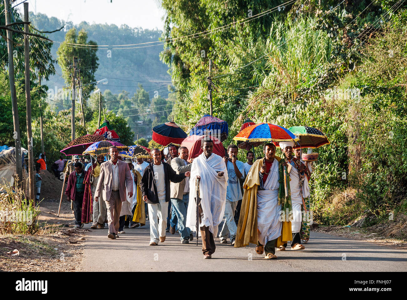 Chrétiens d'Afrique du cortège funéraire orthodoxe éthiopienne à Gondar en Éthiopie rurale Banque D'Images