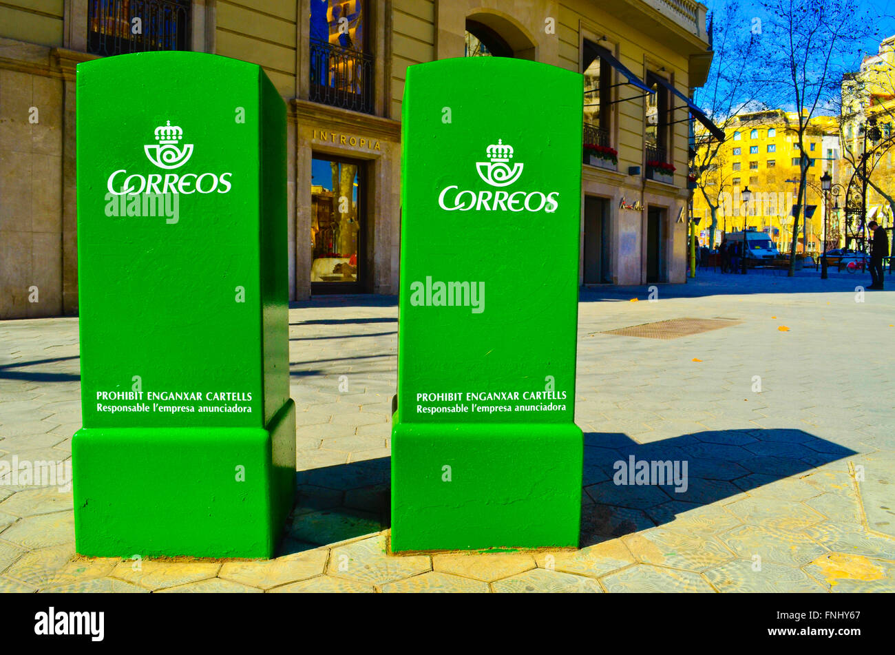 Boîte aux lettres publique. Barcelone, Catalogne, Espagne Photo Stock -  Alamy
