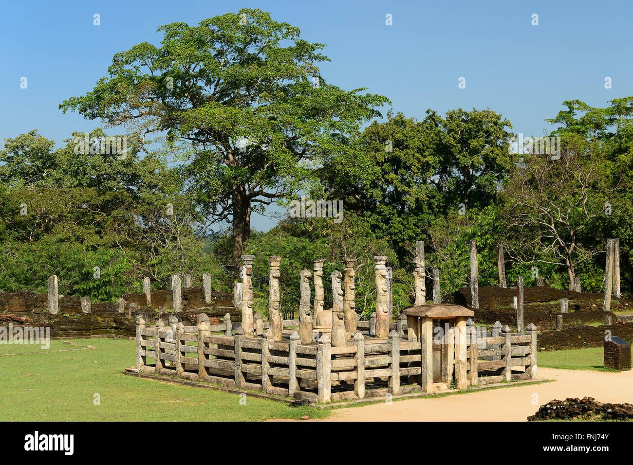 Polonnaruwa ruine était la deuxième capitale du Sri Lanka après la destruction de Polonnaruwa. La photographie est Nissankalata Banque D'Images