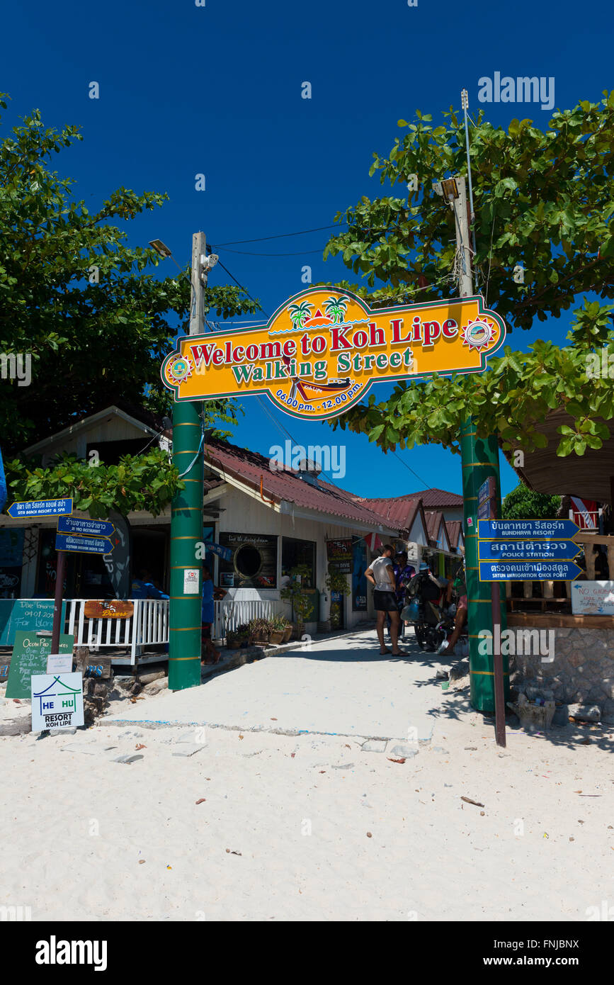 Bienvenue à Koh Lipe Walking Street Sign, Ko Lipe, Thaïlande Banque D'Images