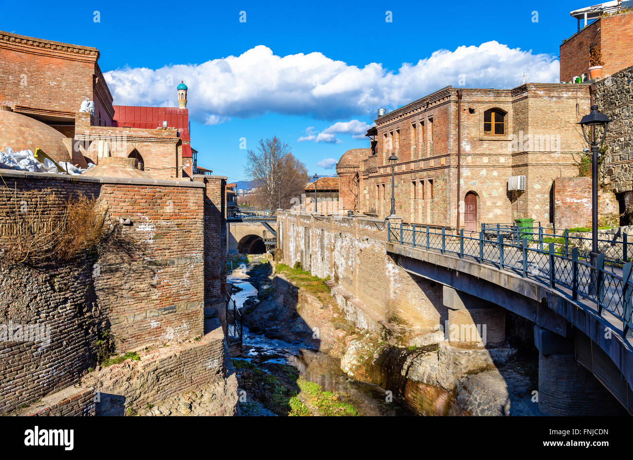 L'architecture géorgienne traditionnelle dans la vieille ville de Tbilissi Banque D'Images